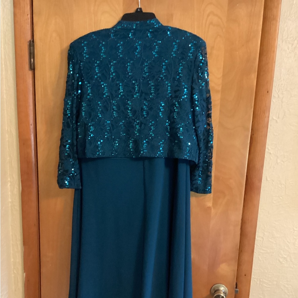 Green two-piece, formal dress - Picture 3 of 6